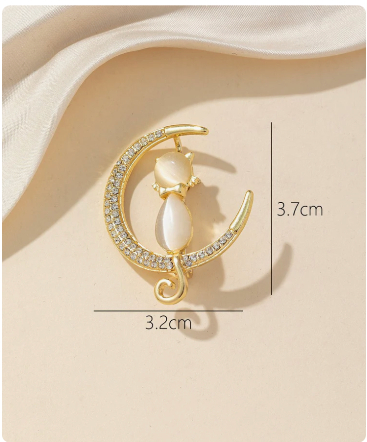 Broche Chat & Lune – Finition Dorée ou Argentée