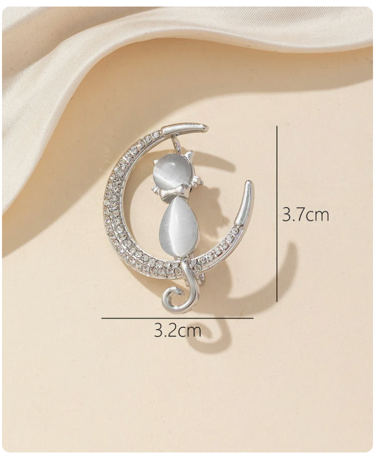 Broche Chat & Lune – Finition Dorée ou Argentée